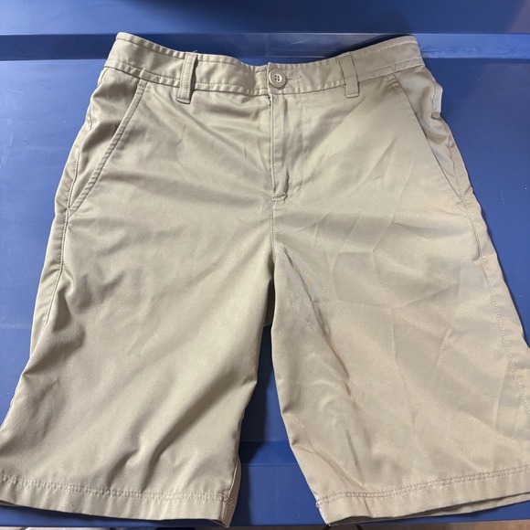 UA boys golf shorts size 14 Loose fit khaki tan in color inseam 9" rise 10" - Picture 1 of 8